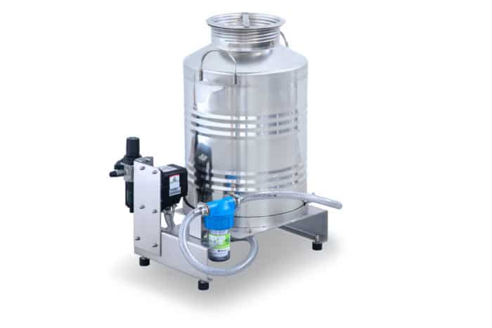Rinser recirculation tank with filters